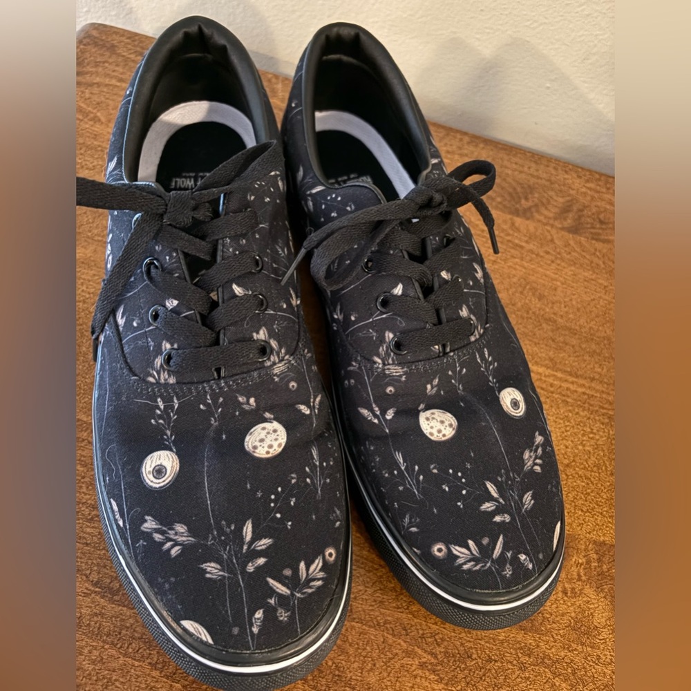 Rogue + Wolf Twilight Garden Street Sneakers, Size 10.5